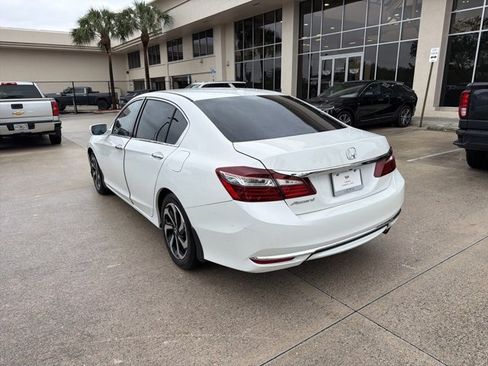 Used 2017 Honda Accord EX-L image 4