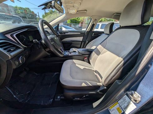 Used 2019 Ford Fusion SE w/ Equipment Group 151A FWD image 15