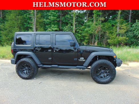 Used 2018 Jeep Wrangler Unlimited Sport S AWD/4WD image 10