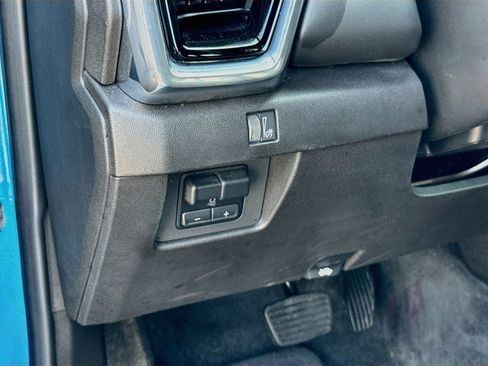 Used 2024 GMC Canyon Elevation w/ Convenience Package AWD/4WD image 10