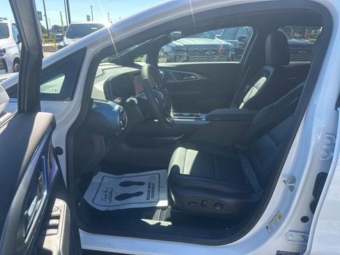 New 2026 Chevrolet Equinox EV LT image 16