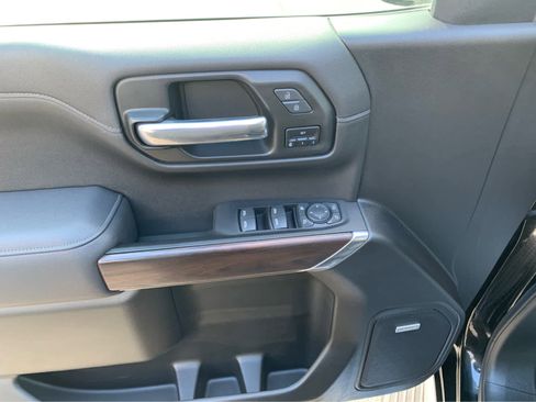 Used 2022 GMC Sierra 1500 SLT w/ SLT Convenience Package image 13
