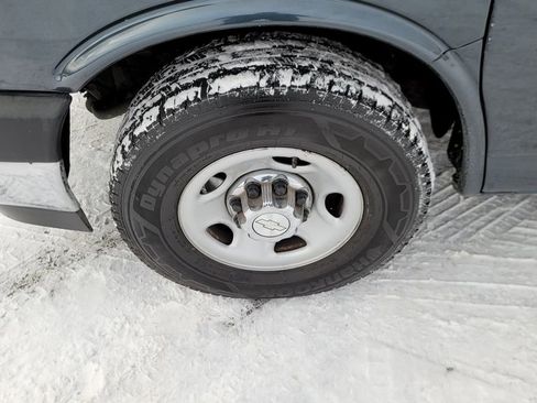 Used 2019 Chevrolet Express 2500 Extended image 6