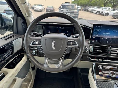 Used 2022 Lincoln Navigator Black Label AWD/4WD image 10