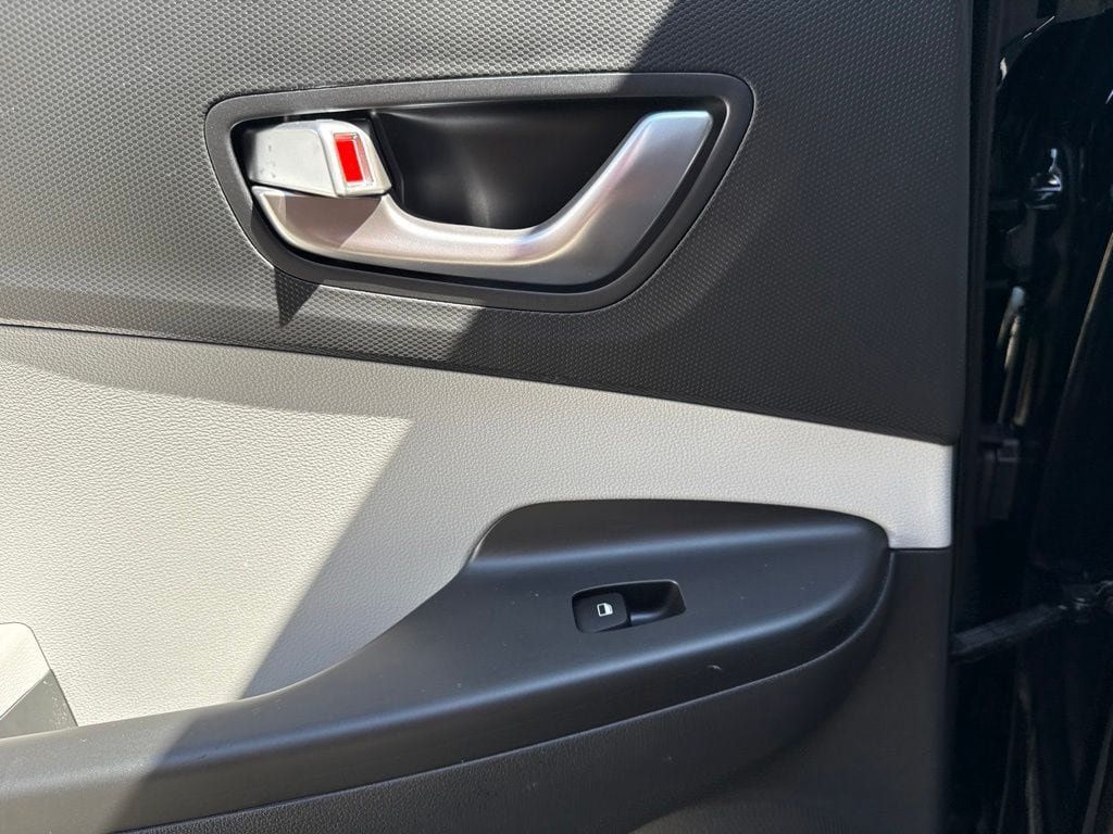 Certified 2023 Hyundai Kona SEL FWD image 19