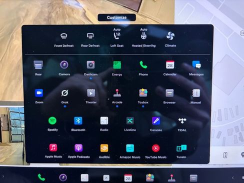 Used 2024 Tesla Model S image 19