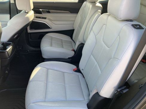 Used 2022 Kia Telluride EX w/ EX Premium Package image 24