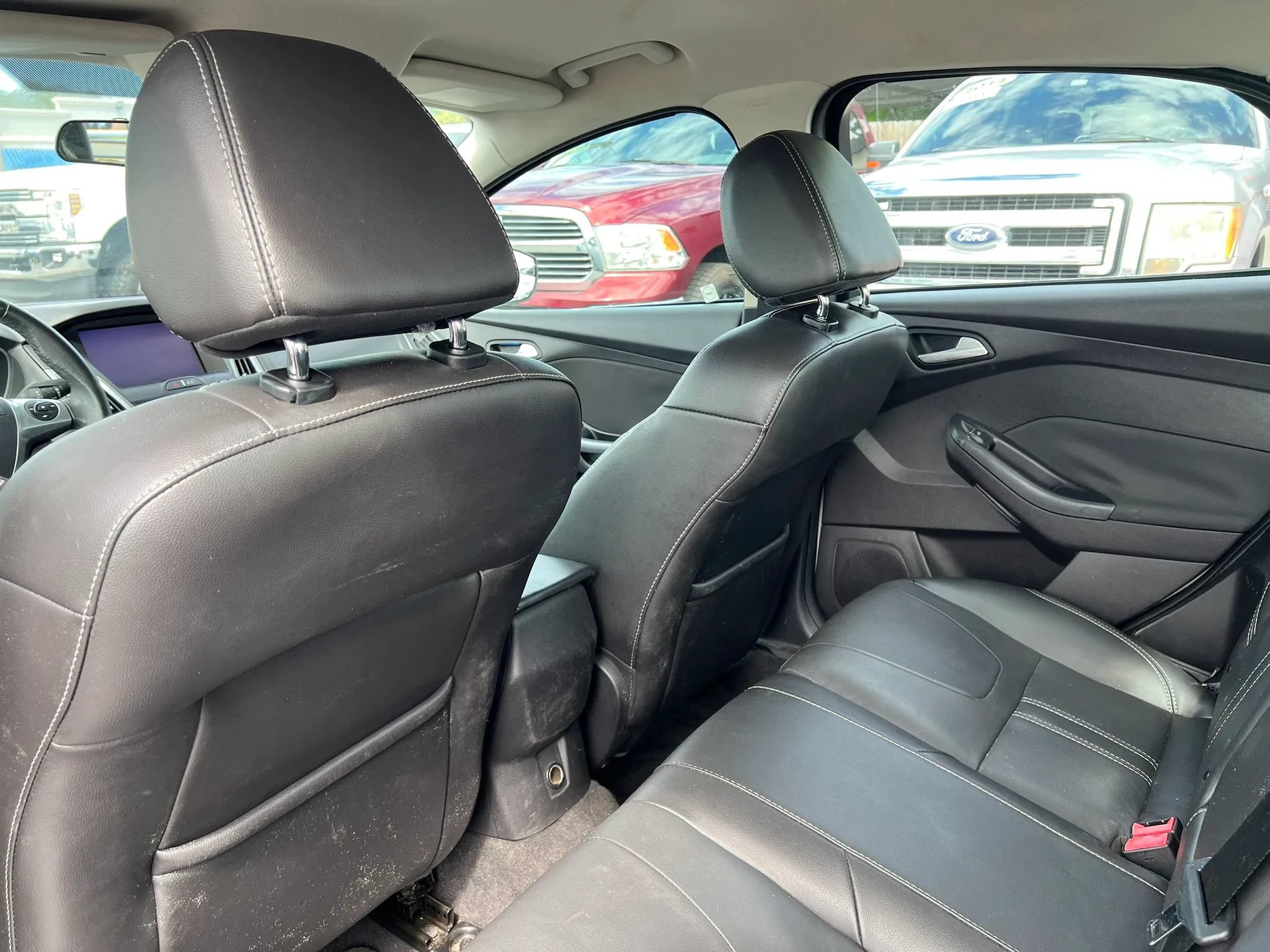 Used 2013 Ford Focus Titanium w/ Titanium Handling Pkg FWD image 9