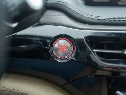 Used 2023 Acura MDX SH-AWD w/ Advance Package image 12