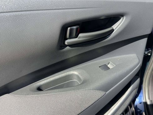 Used 2025 Toyota Corolla LE FWD image 38