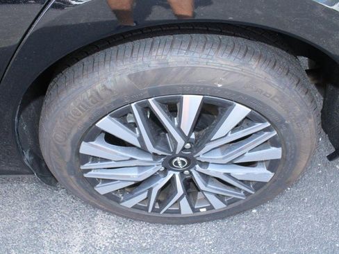 Used 2025 Nissan Altima 2.5 SV image 7