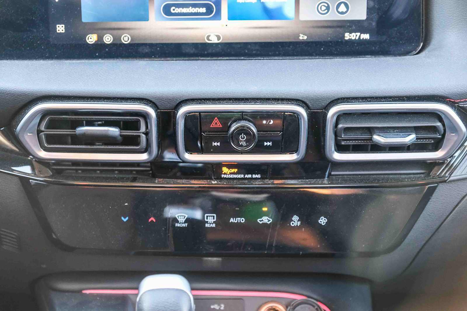 Used 2026 Nissan Sentra SR w/ Floor Mat Package FWD image 15