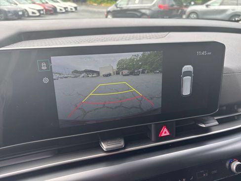 Used 2026 Kia Carnival FWD image 21