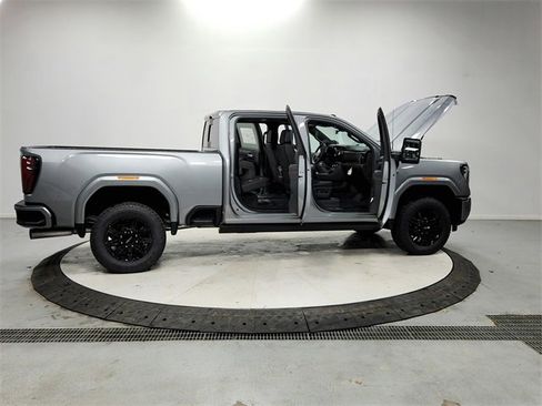 New 2026 GMC Sierra 2500 AT4 w/ AT4 Premium Plus Package image 16