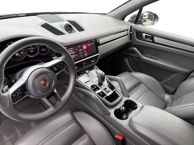 Used 2020 Porsche Cayenne AWD/4WD image 15