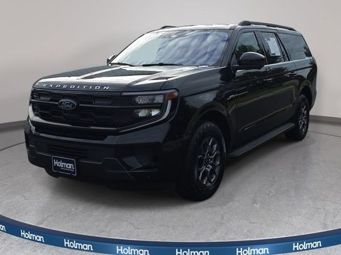 Used 2025 Ford Expedition Max Active AWD/4WD image 1