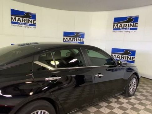 Used 2024 Nissan Altima 2.5 S image 2