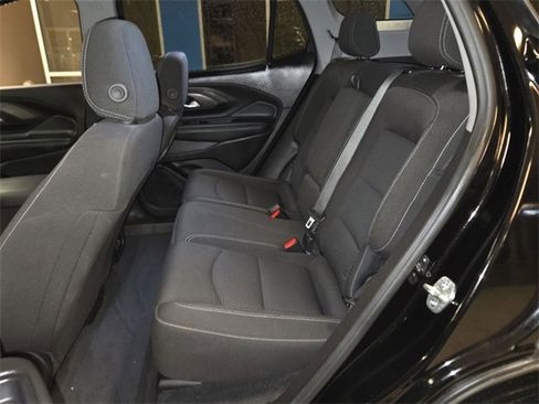 Used 2024 GMC Terrain SLE w/ Driver Convenience Package image 22