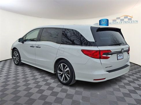 Certified 2023 Honda Odyssey Touring image 4