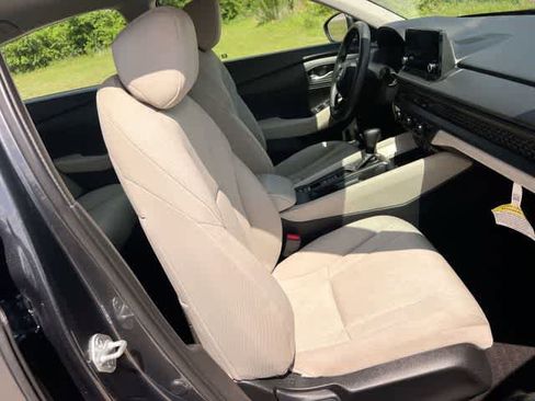 Certified 2025 Honda Accord LX image 12