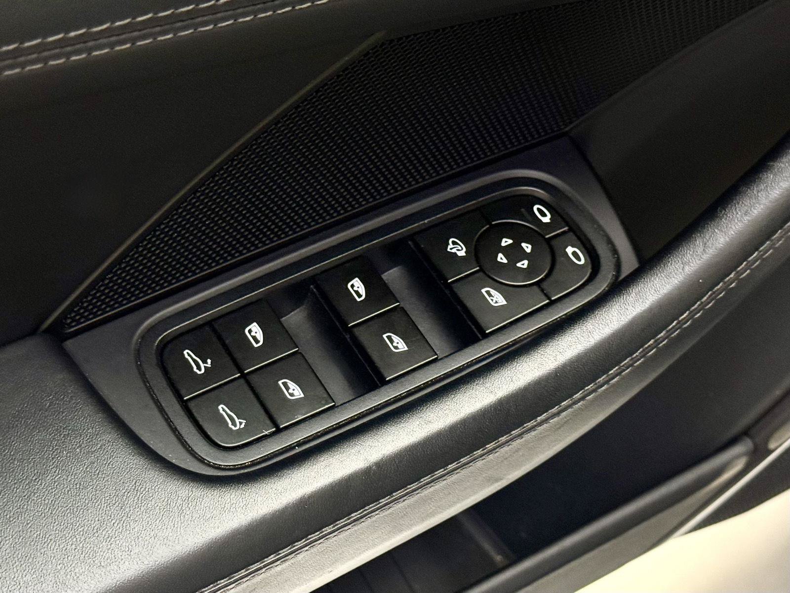 Used 2023 Porsche Panamera 4 Platinum Edition w/ Assistance Package AWD/4WD image 12