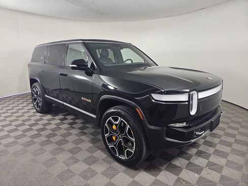 Used 2022 Rivian R1S Launch Edition image 7