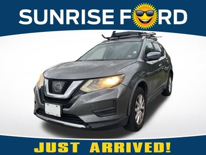 Used 2017 Nissan Rogue SV