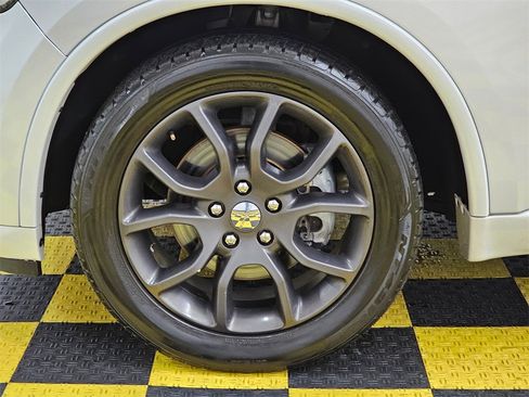 Used 2017 Dodge Durango R/T image 9