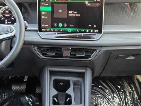 New 2026 Volkswagen Tiguan SE image 13