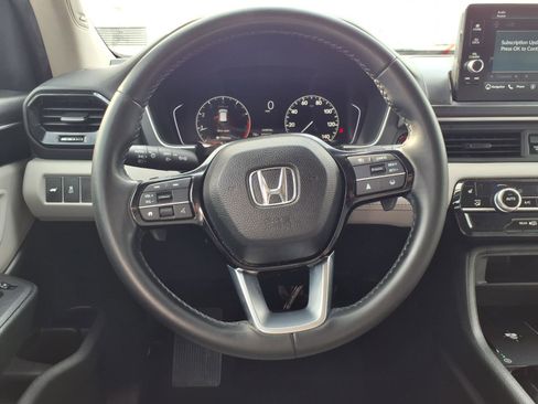 Used 2023 Honda Pilot Touring image 13