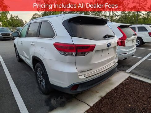 Used 2017 Toyota Highlander XLE AWD/4WD image 5