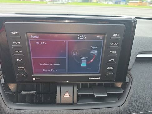 Used 2022 Toyota RAV4 LE AWD/4WD image 18