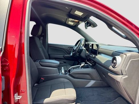 Used 2023 Chevrolet Colorado LT w/ LT Convenience Package II AWD/4WD image 23