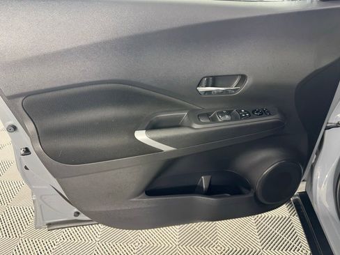 Used 2021 Nissan Kicks SV image 10