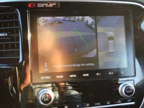 Used 2022 Mitsubishi Outlander LE image 11