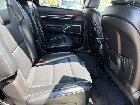 Used 2025 Kia Telluride S AWD/4WD image 27