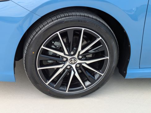Certified 2023 Toyota Camry SE FWD image 9