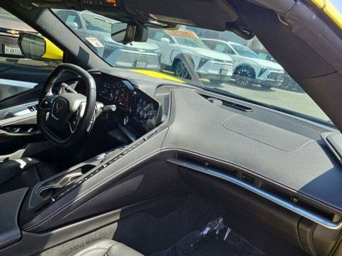 Used 2022 Chevrolet Corvette Stingray Preferred Cpe w/ Z51 Performance Package image 25