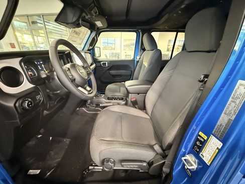 New 2026 Jeep Gladiator Sport image 16