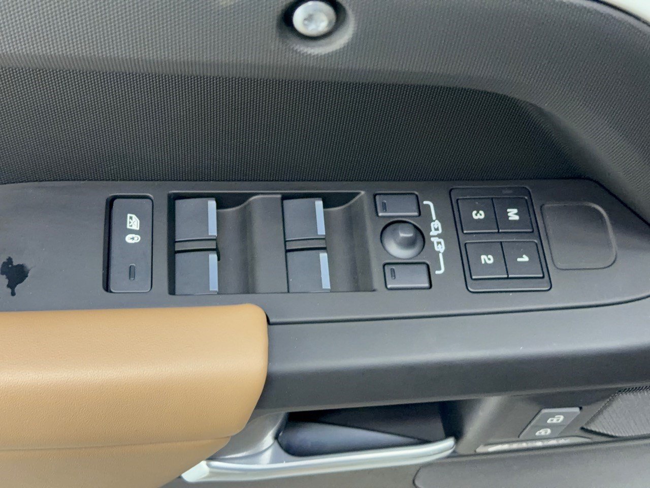 Certified 2026 Land Rover Defender 110 S AWD/4WD image 15