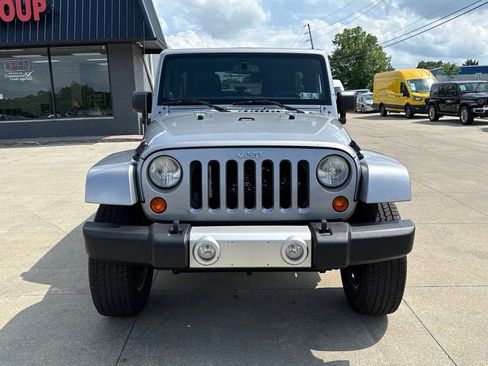 Used 2013 Jeep Wrangler Unlimited Sahara w/ Connectivity Group AWD/4WD image 20