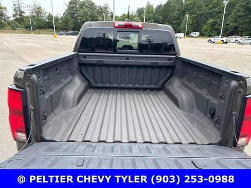 Used 2024 Chevrolet Colorado LT w/ LT Convenience Package III RWD image 7