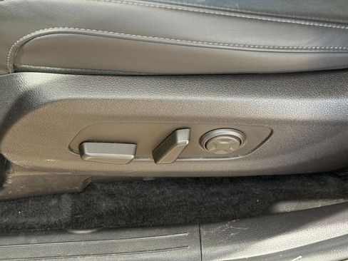 Used 2026 Kia Carnival FWD image 23