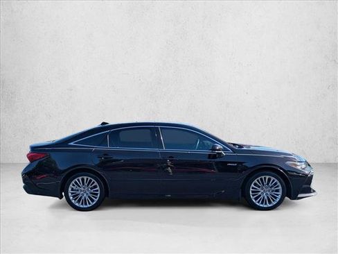 Used 2020 Toyota Avalon Limited w/ Advanced Safety Package FWD image 4