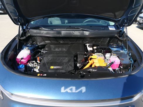Used 2025 Kia Niro EX image 27