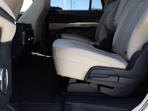 Used 2024 Ford Expedition Max Platinum AWD/4WD image 17