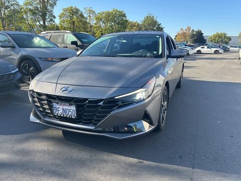 Used 2023 Hyundai Elantra Limited image 5