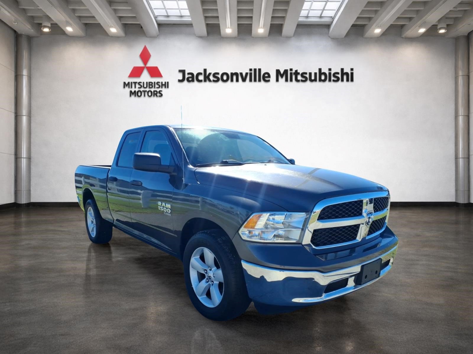 Used 2024 RAM 1500 Classic SLT AWD/4WD image 1