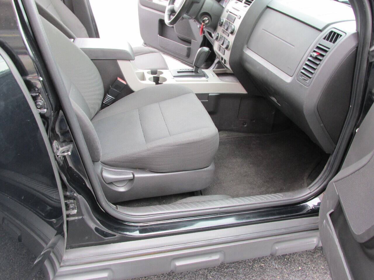 Used 2012 Ford Escape XLT FWD image 25