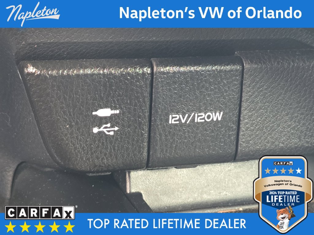 Used 2019 Toyota Camry SE FWD image 19